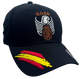 Gorra negra G.O.E.S. con escudo policial bordado y bandera de España bordada en la visera, vista frontal