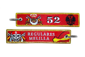 Llavero de tela Regulares Melilla 52 Rojo altisima calidad bandera española calavera con cinta roja en la cabeza y escudos en las dos caras bordes dorados muy bonito